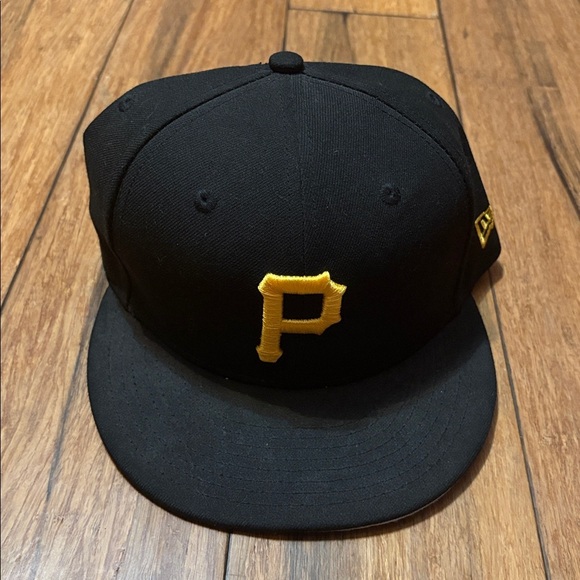 New Era Other - New Era 9Fifty Pittsburgh Pirates Baseball Cap Officially Licensed MLB Snapback